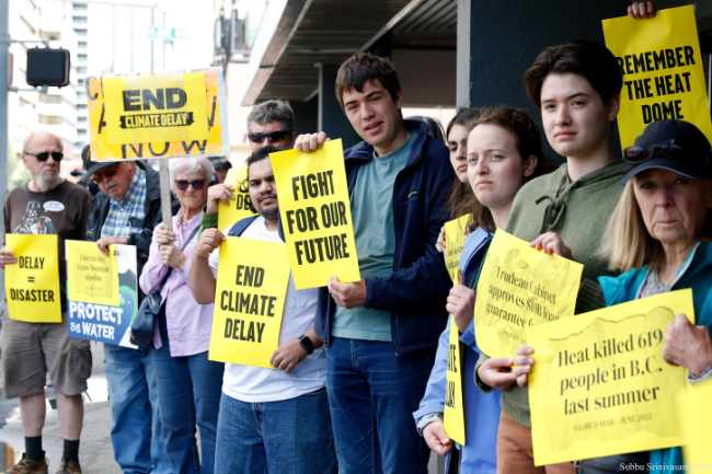 350 Canada supporters participating in the End Climate Delay day of action.